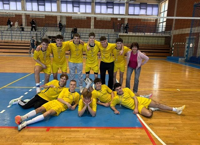  Gradsko natjecanje u odbojci (mladići)