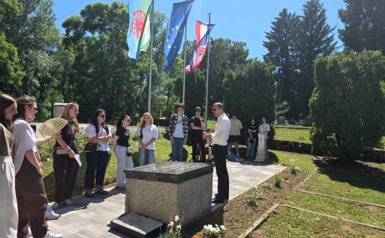  „Osnaživanje mladih kroz povijest“
